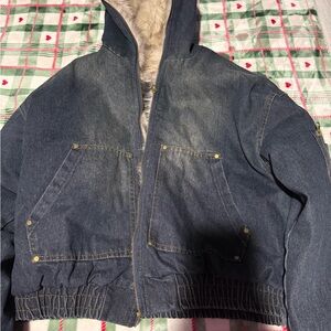 Stylish Blue Denim Jacket with Cozy Lining